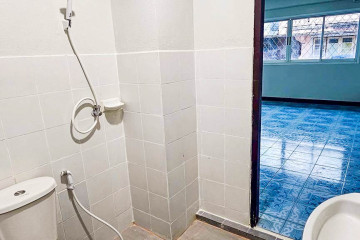 หมู่บ้าน ปรเมษท์