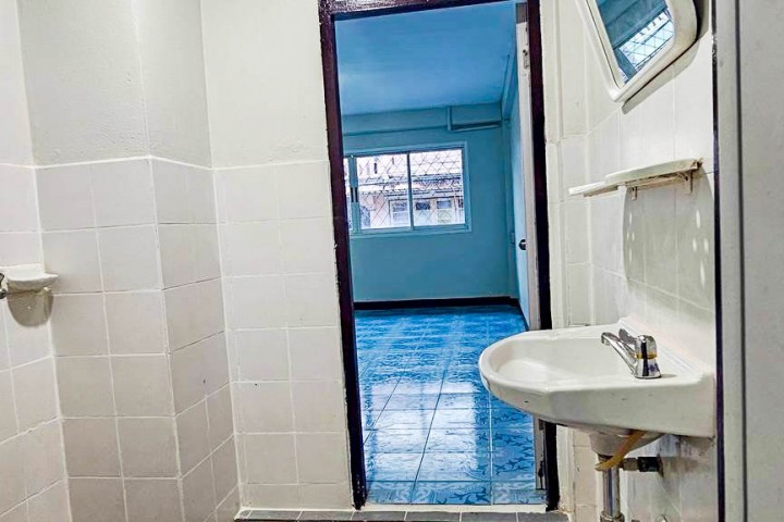 หมู่บ้าน ปรเมษท์